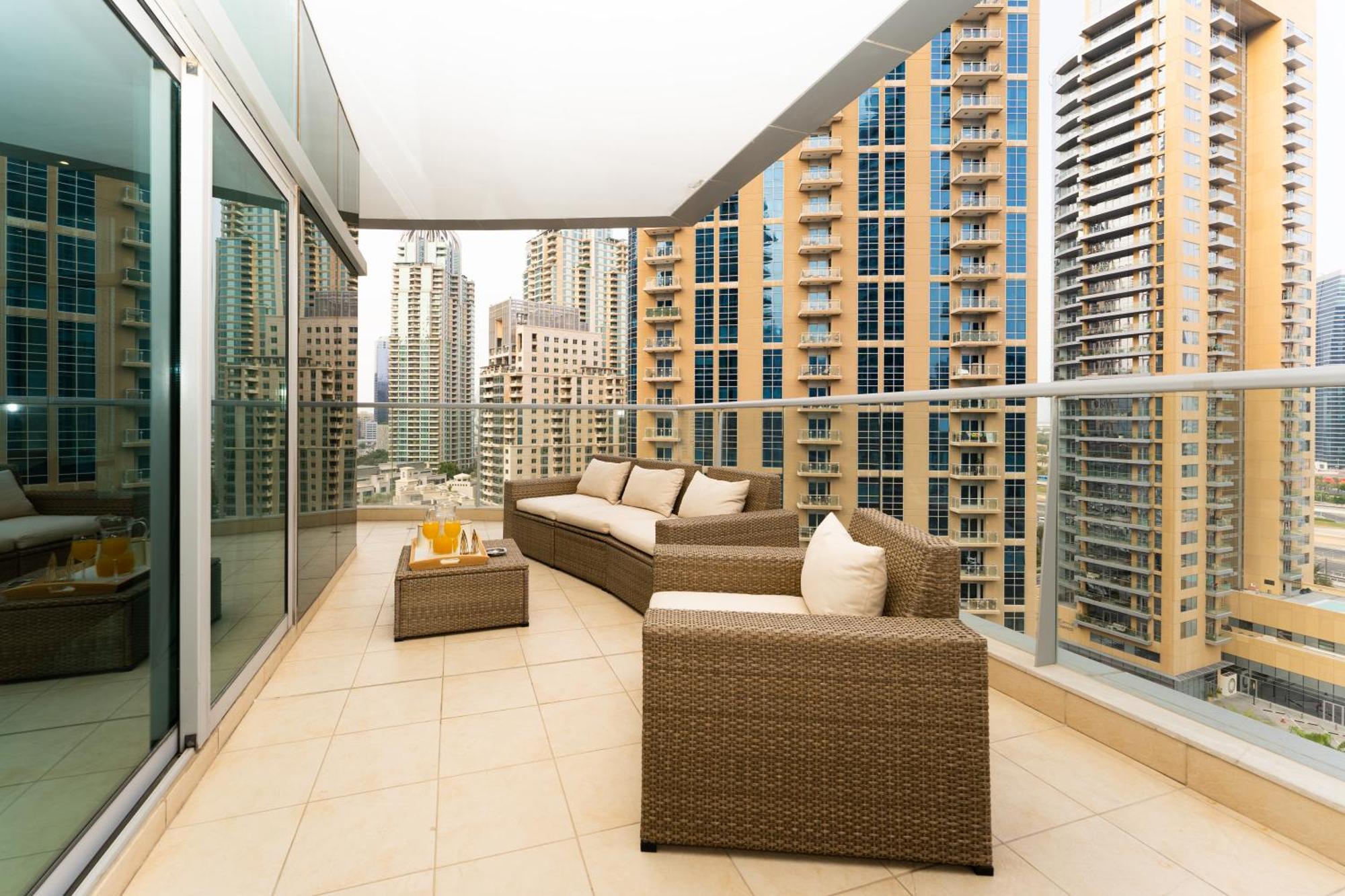 Avant Marina 2br With Amazing Views Apartment