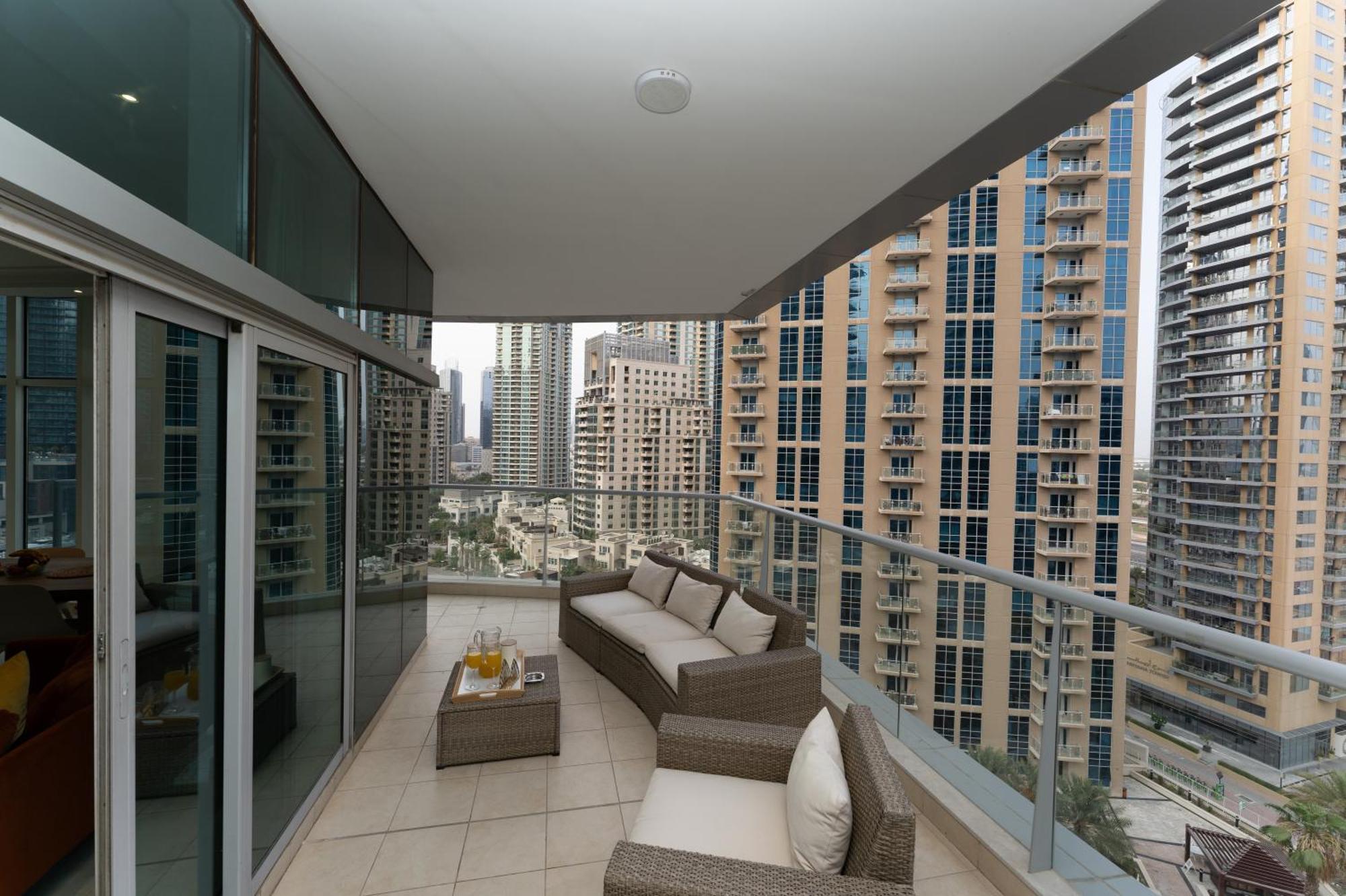 Apartment Avant Marina 2br With Amazing Views Dubai